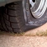 flat-tyre-myzimbabwe_600x378