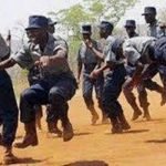 ZIMBABWE-police-dance1