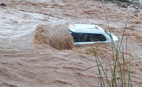 SAD NEWS: 2 ZRP officers and their daughter drown after their car was ...